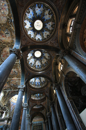San Giuseppe dei Teatini - domes on side aisle
