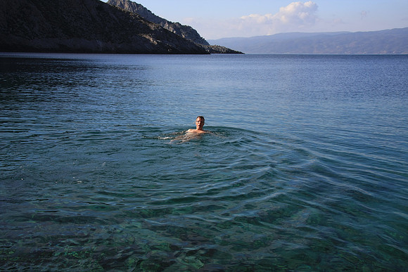 Guess who gets in the water. Yes, it's quite 'refreshing.'