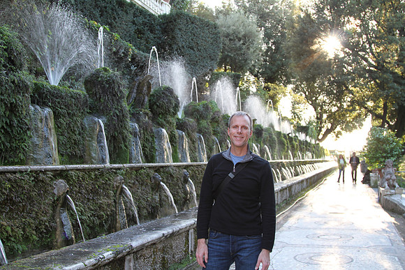 Mark in front of the Hundred Fountains.