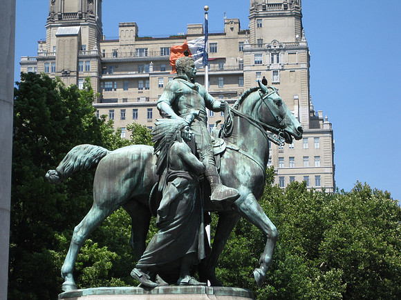 Statue in front of the Natural History Museum.