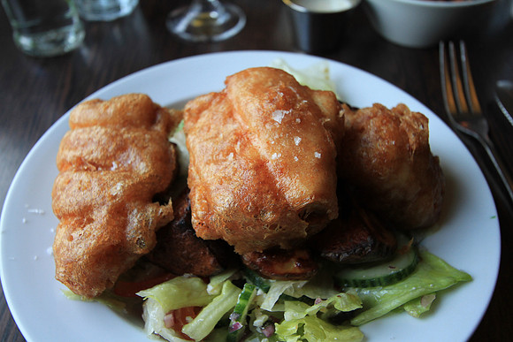 Chow time at http://www.fishandchips.is/
