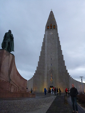 Leif Eriksson (c. 970 – c. 1020) in front of Hallgrímskirkja.