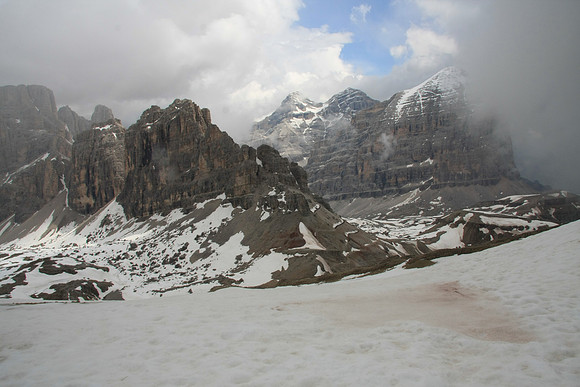 Looking east at Tofana de Rozes (peaks to the right).