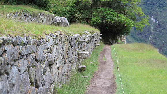 Making our way to the Inka Bridge
