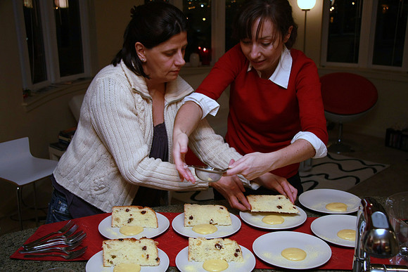Maria and Federica preparing panettone.