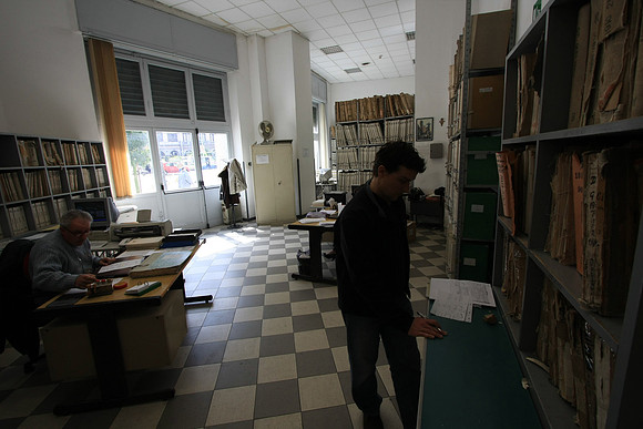 In the background you can see the volumes that have the actual records