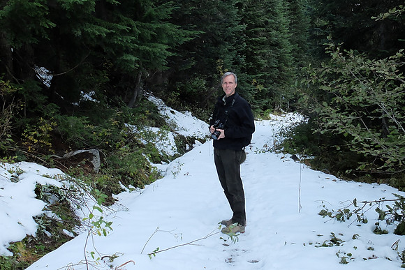 Start of the trail, already snow.