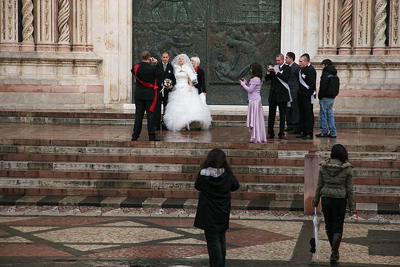 The wedding party in front of the Duomo doors
