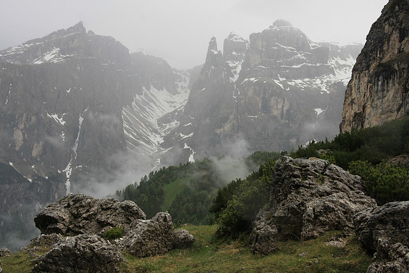 Looking across to the Sella Group at Val de Mesdi.