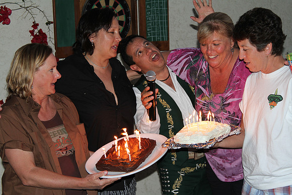 Susan made the cakes