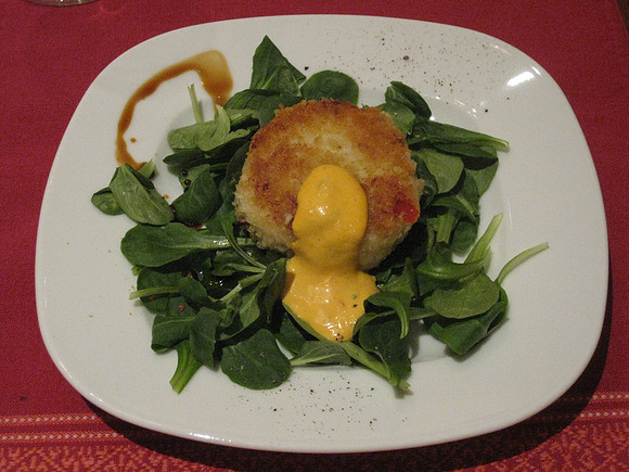 Crab cakes at home
