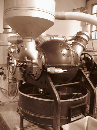 Ball roaster. Roasts chocolate nibs.