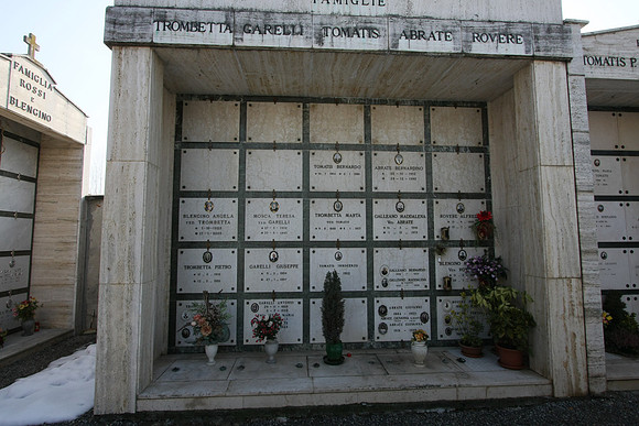 Family tomb in lower Magliano Alpi cemetery