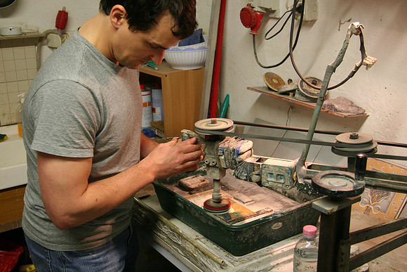 Buffing out the top of the stone lemon