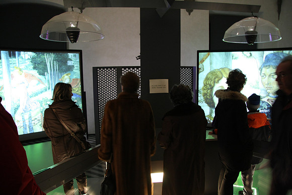 Interactive setup - point your arm to navigate