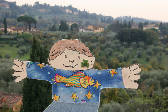 Flat Stanley samples the Tuscan countryside