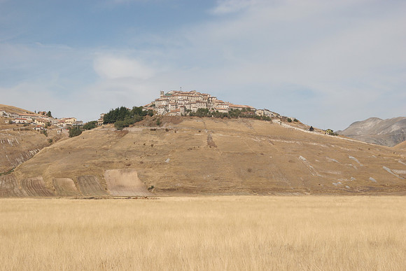 Approaching Castelluccio
