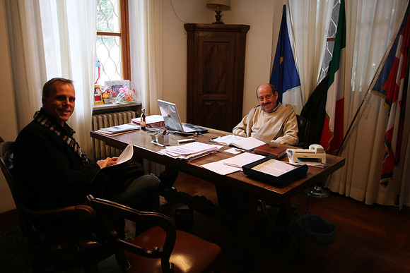 Mark and the mayor of Magliano Alpi - what pull Mark has