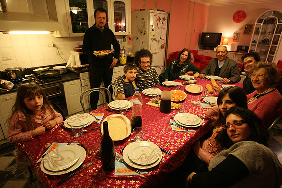 Abrate / Lingua - Laughing around the table, a wonder of Piedmontese specialties.