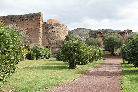 Terme con Heliocaminus - a bath heated partially by the sun to the left (rounded roof). Oleander and olive plants mixed in.