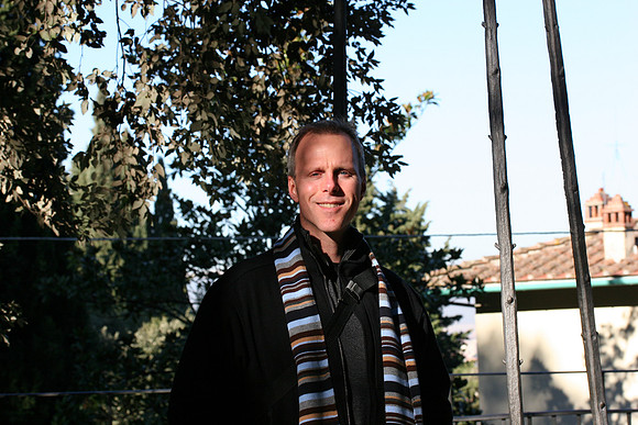 Outside in Bardini Garden