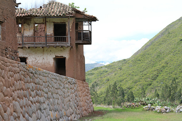 Tarawasi - place were the "tara" (Caesalpina spinos) grows.