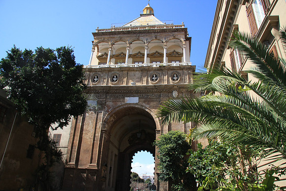 Porto Nuova - connected to Palazzo Reale