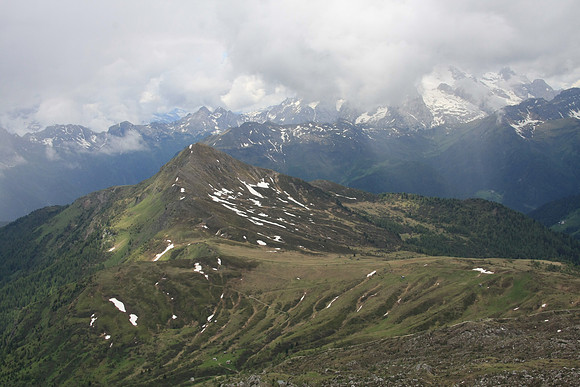 Looking east toward Gruppo del Sorpiss