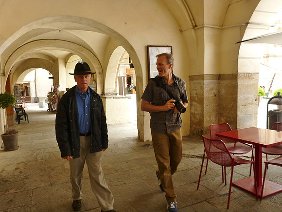 Walking the porticoes.