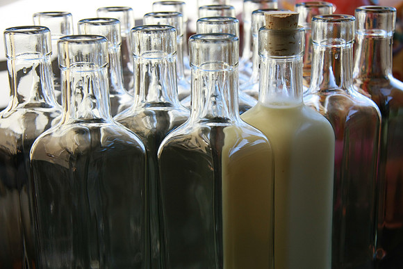 Filling up the limoncello bottles