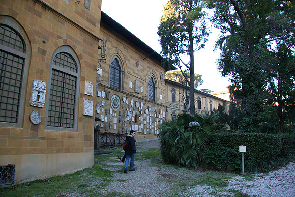 Outside Villa Stibbert