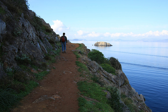 Walking west on the north side of the island
