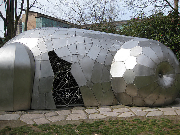 Scultpure at UW, Department of Forensic Morphology Annex